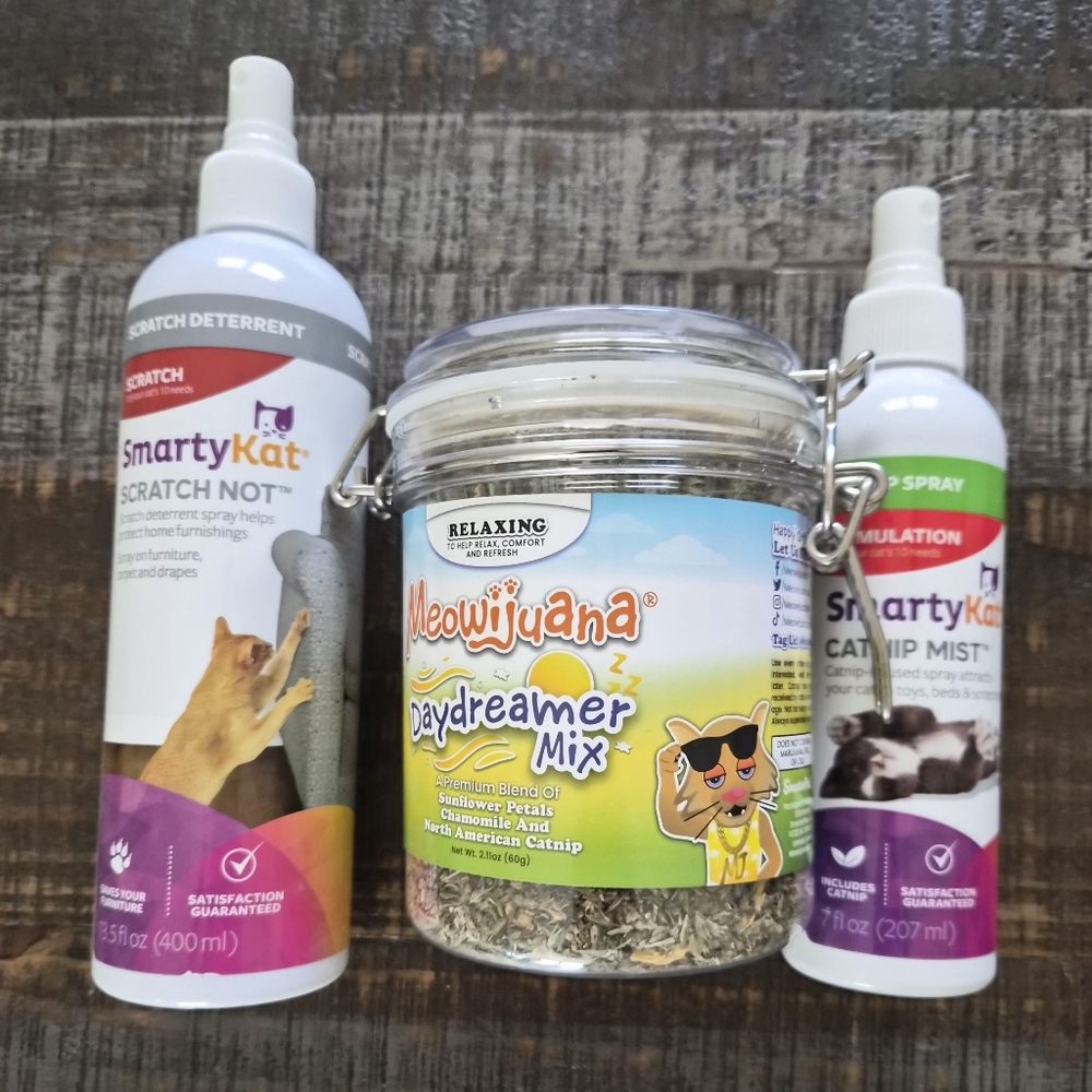 Daydreamer Mix Catnip - Relaxing Blend + Smarty Kat Scratch Not + Catnip Spray!